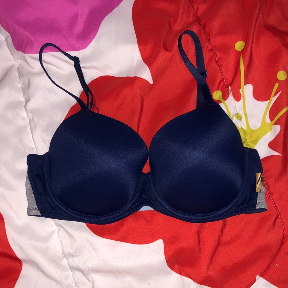📍SOLD📍 VS PINK Wear Everywhere lightly lined bra